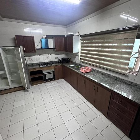 Takako Court Luxury Houses & Apartments, East Legon Accra Buitenkant foto