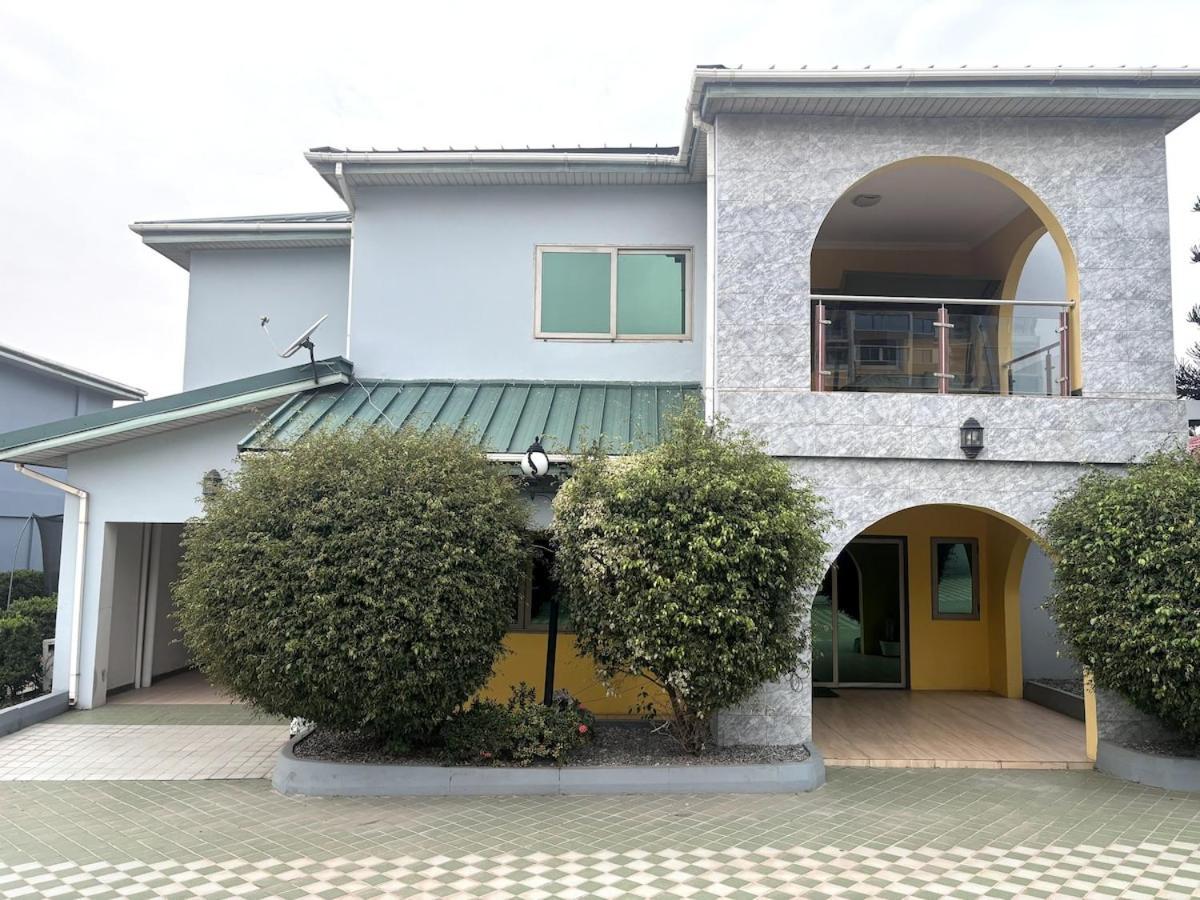 Takako Court Luxury Houses & Apartments, East Legon Accra Buitenkant foto