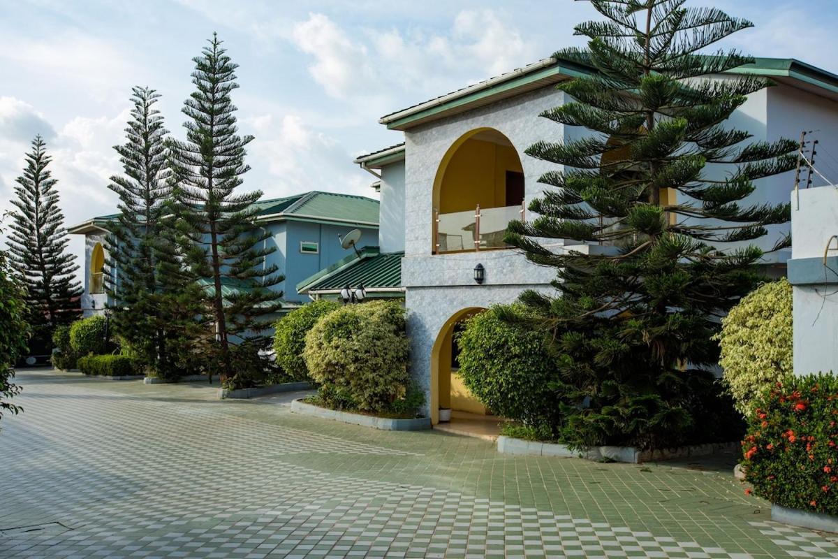 Takako Court Luxury Houses & Apartments, East Legon Accra Buitenkant foto